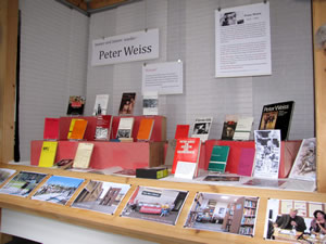 Schaufenster über Leben und Werk von Peter Weiss (2013) Schaufenster über Leben und Werk von Peter Weiss (2013)